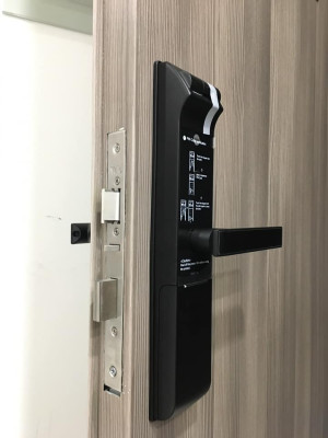 LẮP KHÓA CỬA ĐIỆN TỬ YALE YDM 7116